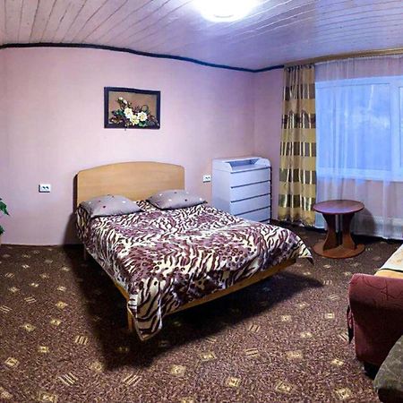 Під Лісом У Гіда Βίλα Γιαρέμτσε Εξωτερικό φωτογραφία