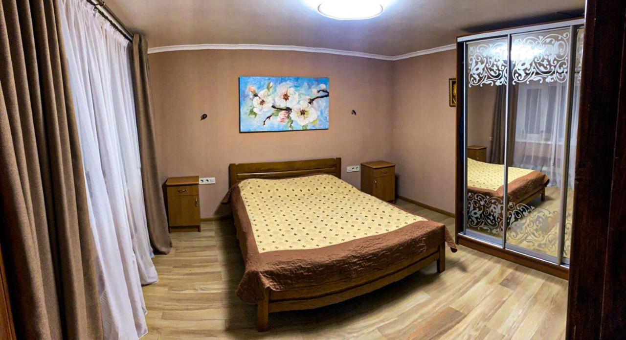 Під Лісом У Гіда Βίλα Γιαρέμτσε Εξωτερικό φωτογραφία